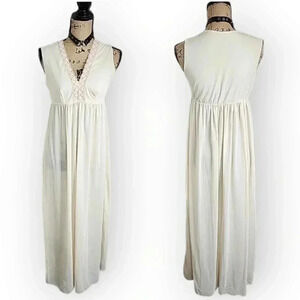 VINTAGE 70s  Ivory Nylon Prairie Core Night Gown.  Size small